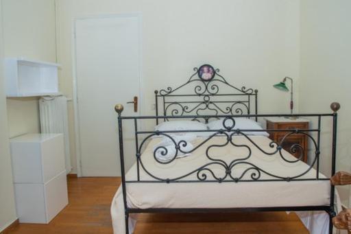 Theodore'S Maisonette Next To The Metro Station Atenas Exterior foto