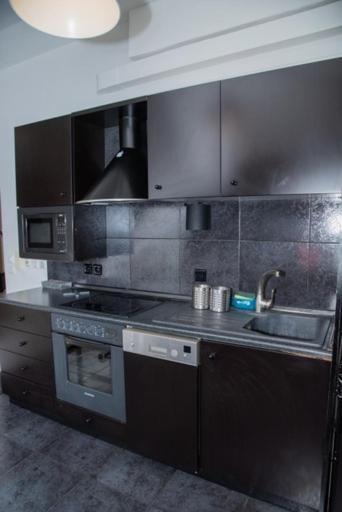 Theodore'S Maisonette Next To The Metro Station Atenas Exterior foto